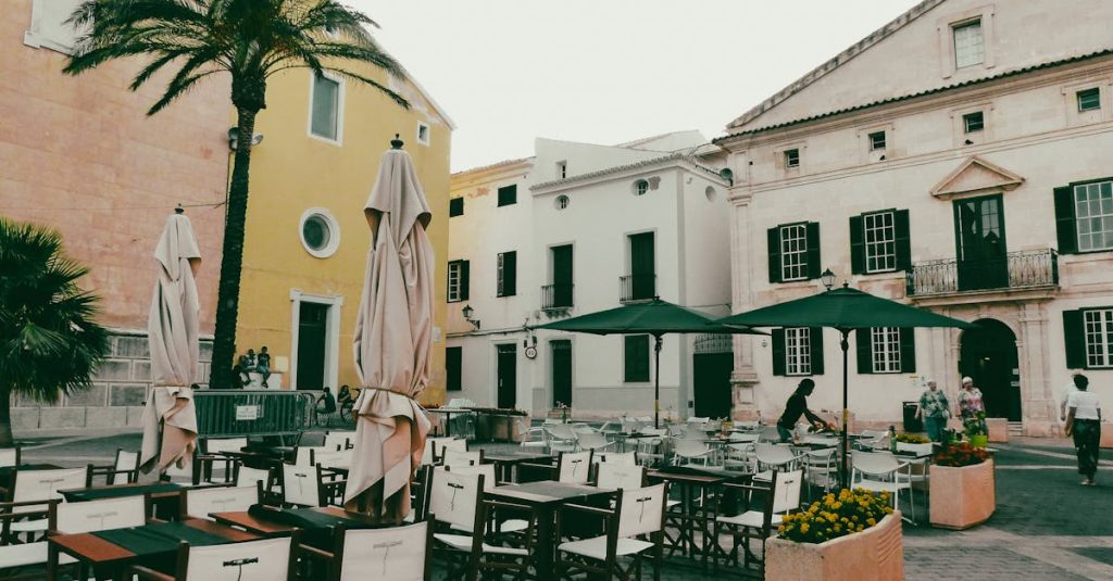 découvrez les incontournables de mahon : sites historiques, paysages magnifiques et attractions culturelles à ne pas manquer.