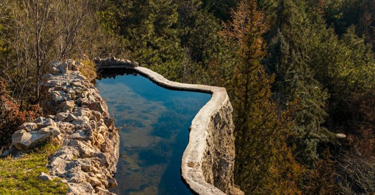 Découvrir les piscines naturelles près de barcelone pour une escapade rafraîchissante