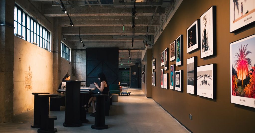 découvrez des galeries d'art alternatives offrant des expositions innovantes et des artistes émergents pour une expérience artistique unique.