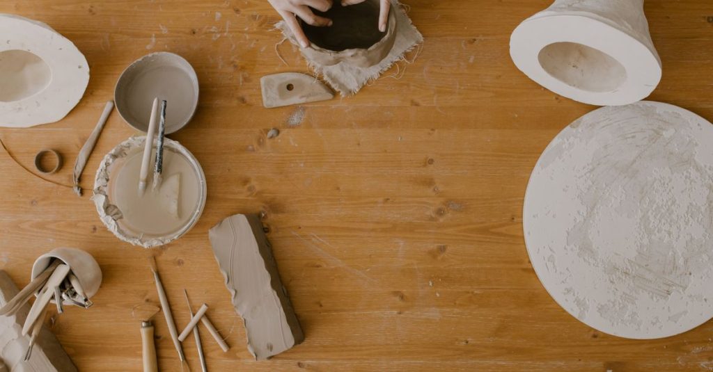 Découvrez les ateliers d’art et poterie pour enfants à barcelone 2 ateliers d'art et de poterie pour enfants à barcelone : développez la créativité de vos enfants avec des activités ludiques et artistiques adaptées à tous les âges.