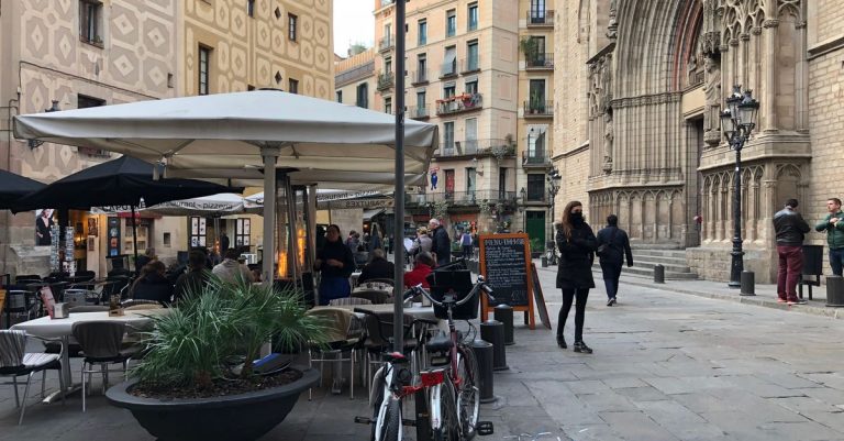Découvrir les cafés chaleureux avec musique live à barcelone pour une ambiance unique