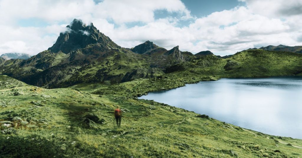 Randonnées faciles dans les pyrénées espagnoles pour profiter de la nature en douceur 2 découvrez des randonnées faciles dans les pyrénées espagnoles, idéales pour tous les niveaux, avec des paysages magnifiques et une nature préservée.