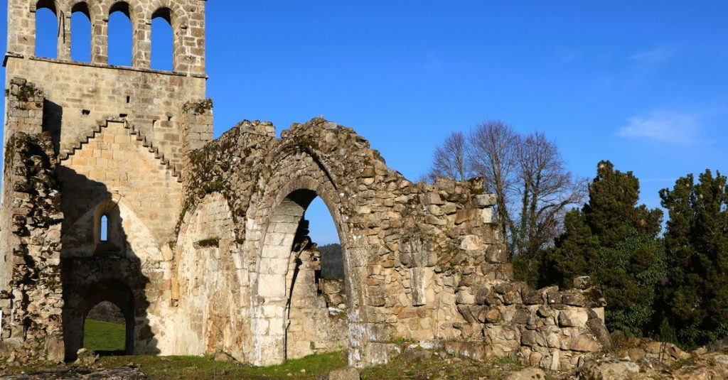 Découvrez les monastères historiques méconnus en espagne et leur patrimoine exceptionnel 2 découvrez les monastères historiques d'espagne, témoins du patrimoine religieux et culturel riche du pays, alliant architecture ancienne et spiritualité profonde.