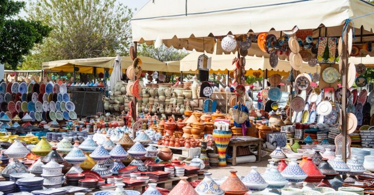 Découvrez les marchés artisanaux locaux incontournables à barcelone