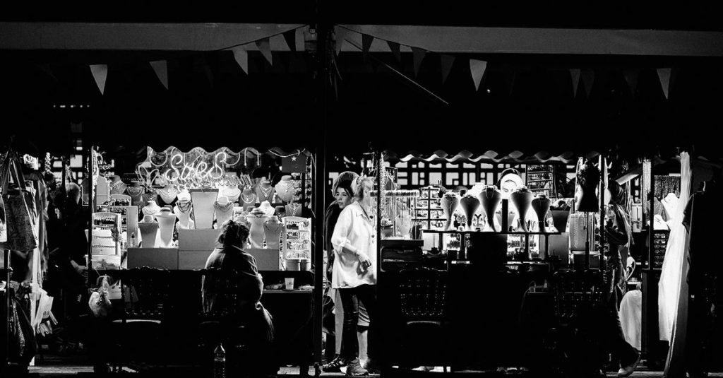 Découvrez les marchés de nuit : produits locaux et ambiance authentique 2 découvrez l'ambiance vibrante et les saveurs uniques des marchés nocturnes, où culture, gastronomie et divertissement se rencontrent sous les étoiles.