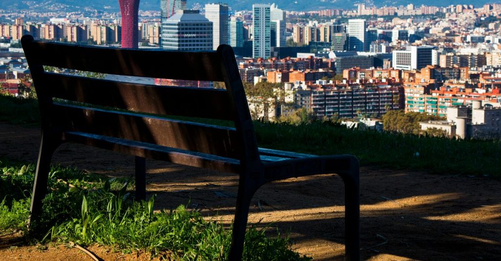 découvrez des conseils essentiels pour voyager en espagne hors saison, profiter de moins de foule, des prix avantageux et une expérience authentique.