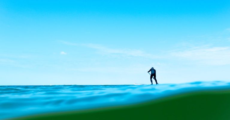Les meilleurs endroits pour faire du paddle à barcelone et profiter de la mer