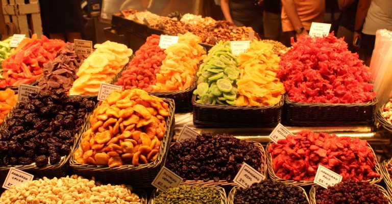 À la découverte des marchés nocturnes méconnus à barcelone