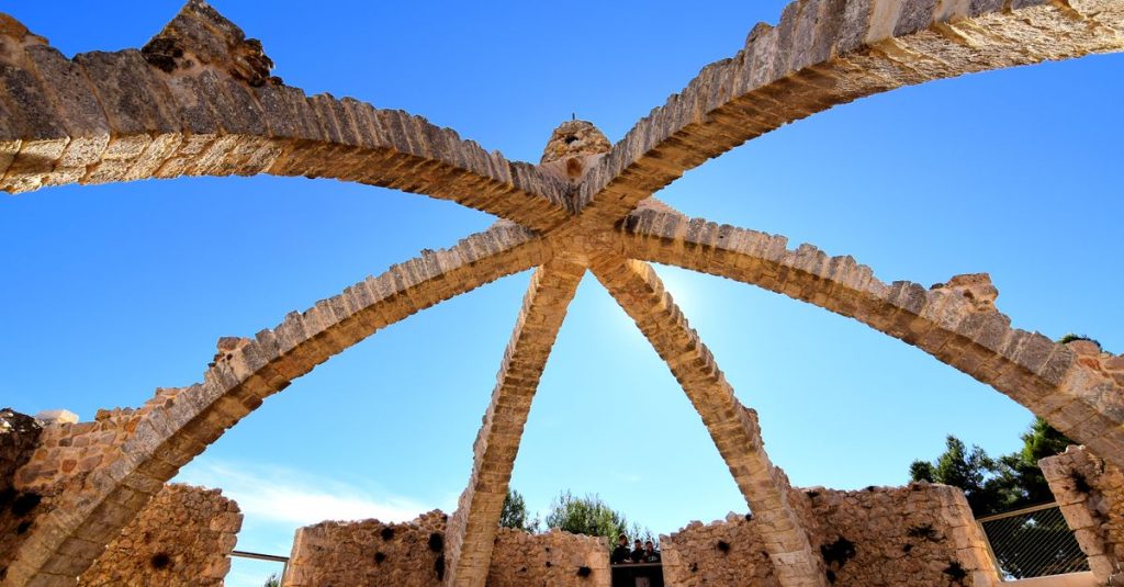 À la découverte des ruines romaines peu touristiques en espagne : paysages et histoire à explorer 2 découvrez les ruines romaines en espagne, témoins fascinants d'une riche histoire antique et d'un patrimoine culturel exceptionnel.