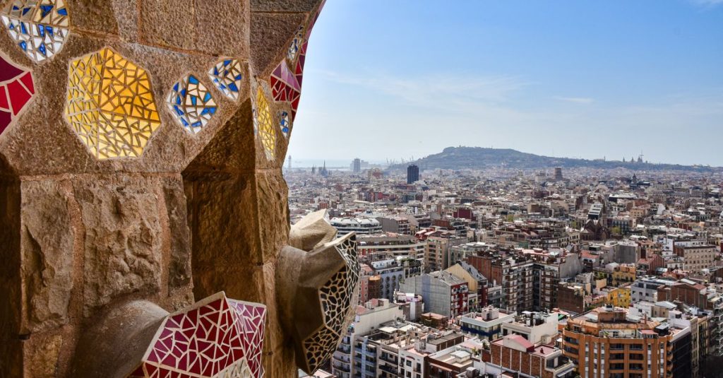 Barcelone est-elle en espagne ou dans un autre pays 4 découvrez barcelone, une ville dynamique alliant histoire, culture, plages et gastronomie pour une expérience inoubliable en espagne.