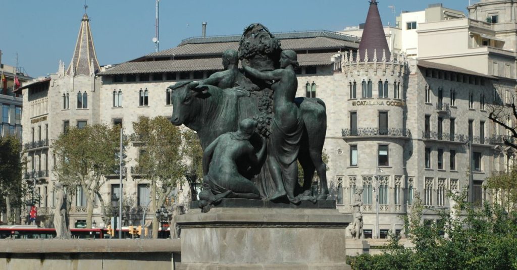 Découvrir les artistes incontournables de barcelone et leur univers 2 découvrez les artistes de barcelone, leur créativité unique et leurs œuvres inspirantes qui façonnent la scène artistique vibrante de la ville.