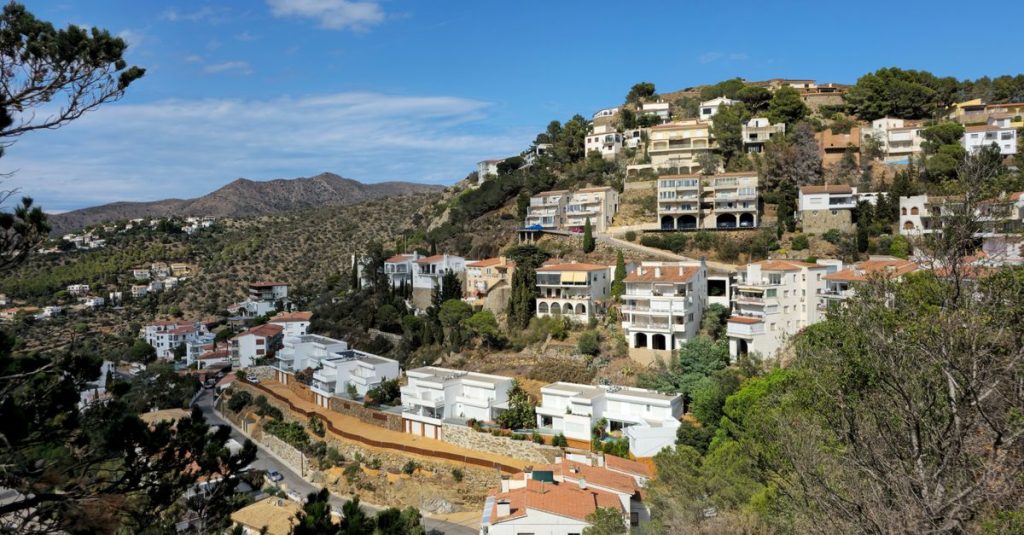 Découvrir le quartier collblanc à barcelone : histoire, culture et vie locale 2 découvrez collblanc, un quartier dynamique offrant culture, shopping et divertissements au cœur de la ville.