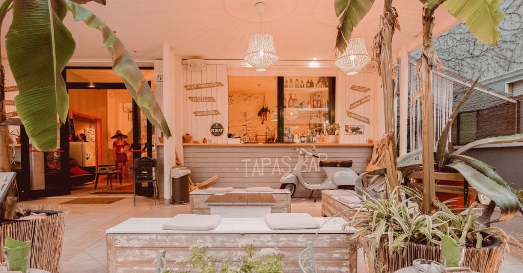 découvrez fairy bar barcelona, un lieu magique au cœur de barcelone où l'ambiance féerique rencontre des cocktails uniques pour une expérience inoubliable.