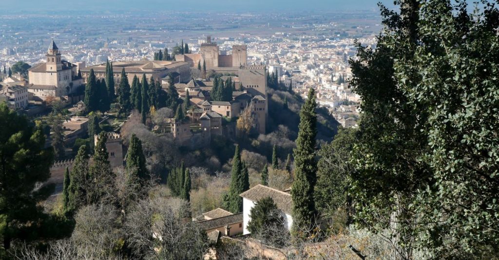 Découvrir les châteaux médiévaux moins touristiques en espagne pour un voyage authentique 2 découvrez les châteaux médiévaux d'espagne, témoins fascinants de l'histoire, offrant des paysages impressionnants et une immersion dans le passé.