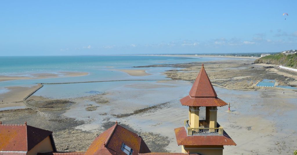 Quelle est la plage la plus proche de pau pour une escapade marine 5 découvrez la plage la plus proche de pau pour une escapade détente au bord de l'océan. profitez du sable fin, des activités nautiques et du paysage naturel à seulement quelques kilomètres de la ville.