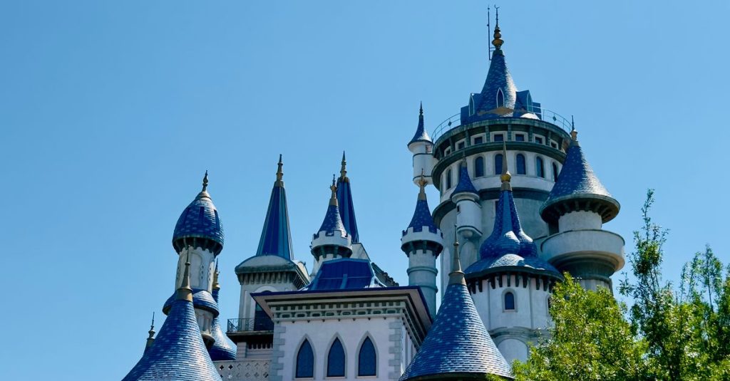 Découvrez les tours cachées des châteaux médiévaux surprenants 2 découvrez les mystérieuses tours du château caché, un lieu chargé d'histoire et de secrets à explorer.